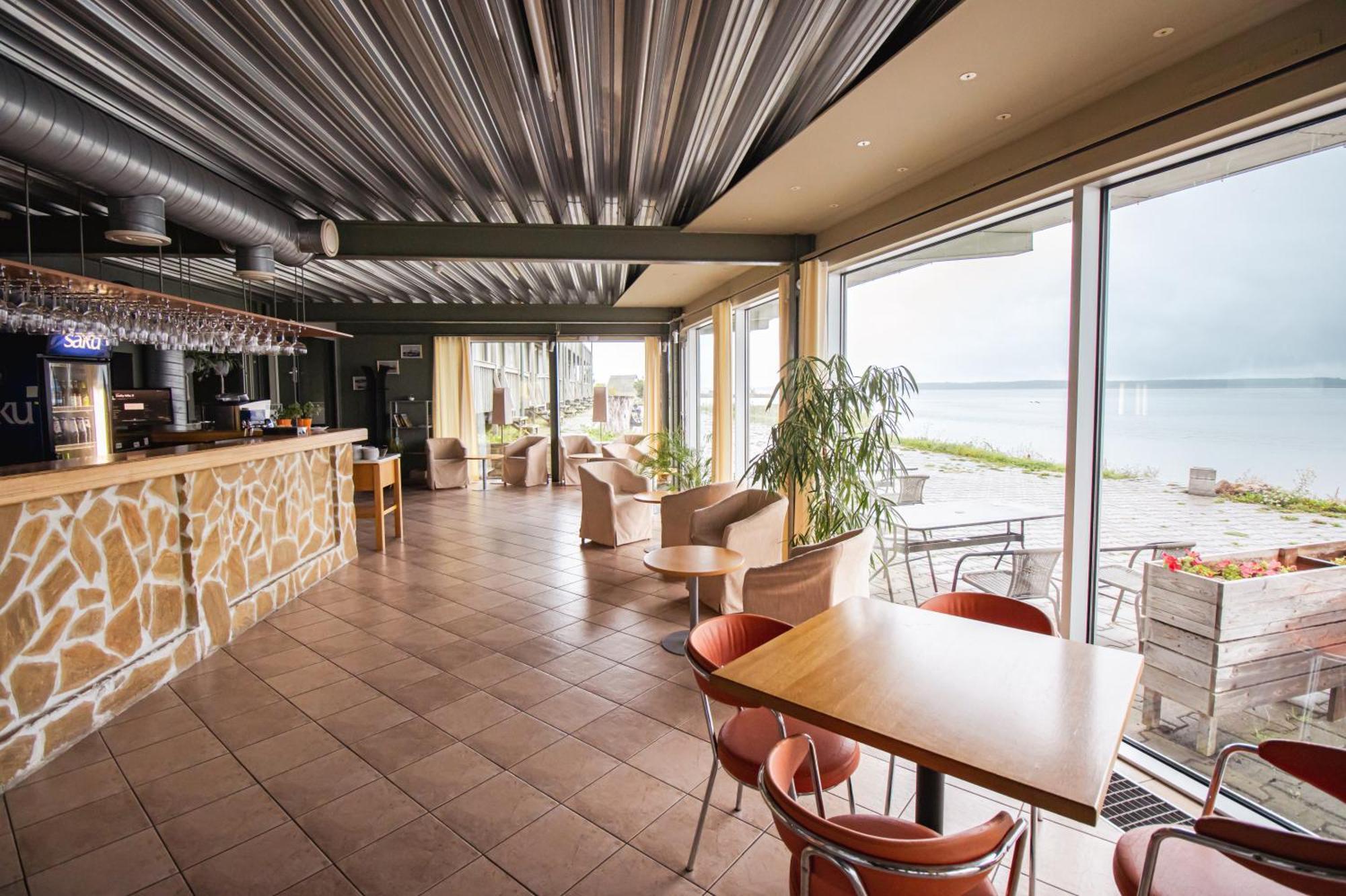 Hotel Promenaadi Haapsalu Exterior photo